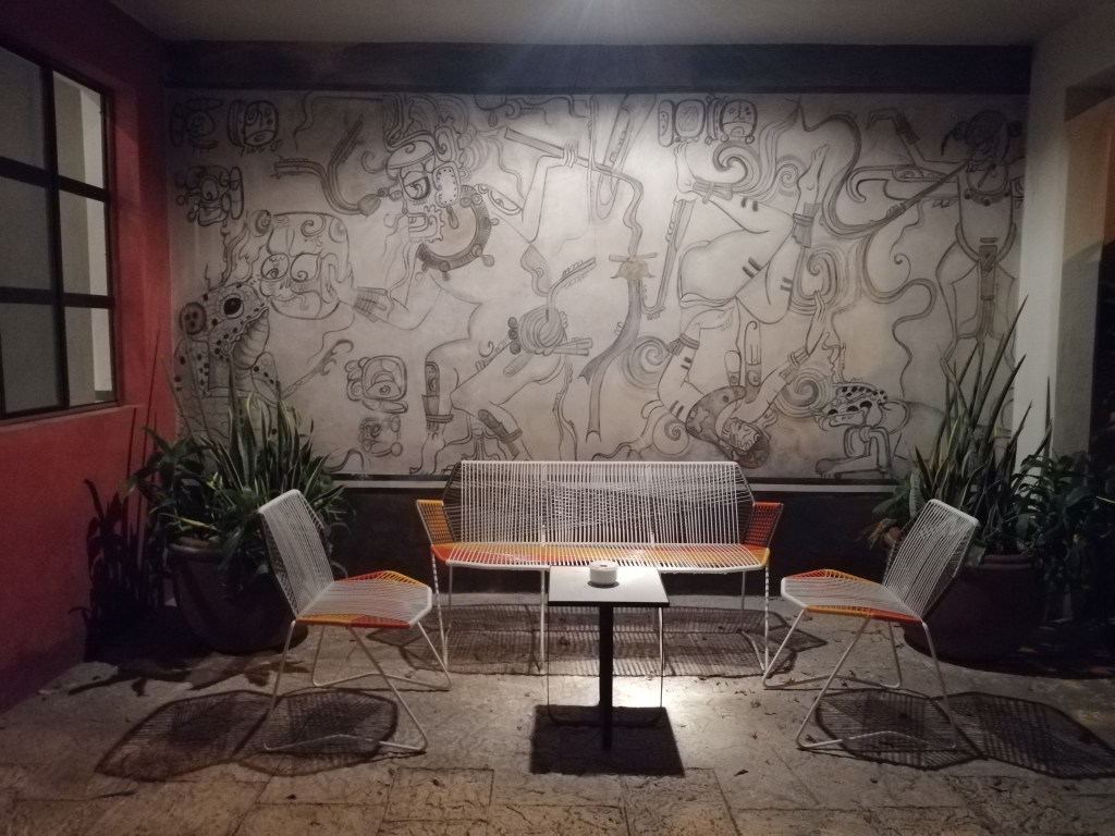 “Casa de los murales ”             Beautiful house in the heart of Merida, in the neighborhood of Santiago has unique and original touches in contemporary Mexican decoration in an old house in the historic center.  Design of a murals by the Mexican artist Rosy Peraza ,    Owner of the property Jim&nbsp;Marshall.